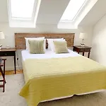 Eighteen21 - Secluded Charm In Quinta Velha Sintra